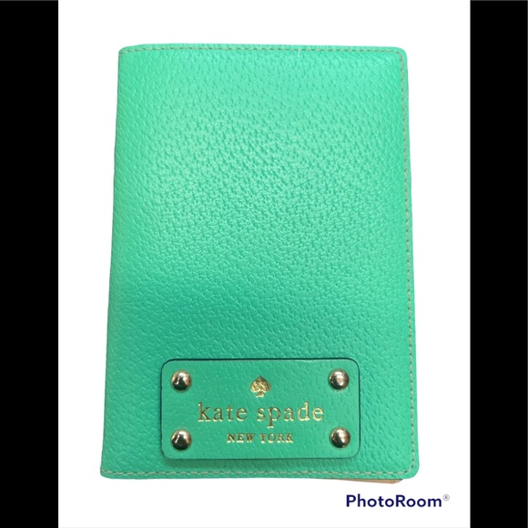 Kate Spade ♠️ passport holder NWOT